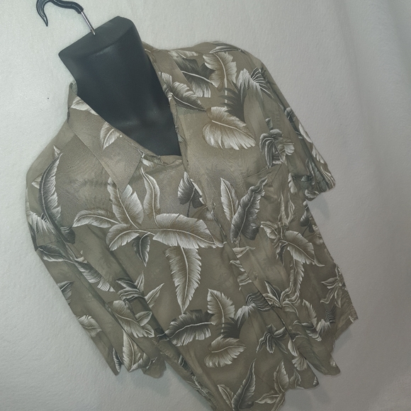 Wyndham Pointe Men's Short Sleeve Floral Leaf Beach Shirt Large Brown Rayon - Picture 2 of 8